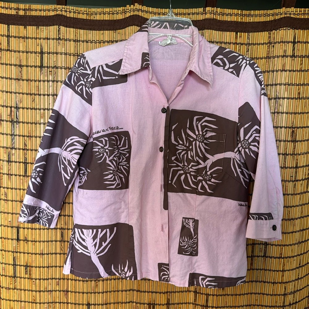 Hawaiian Force 3/4 sleeve button down top